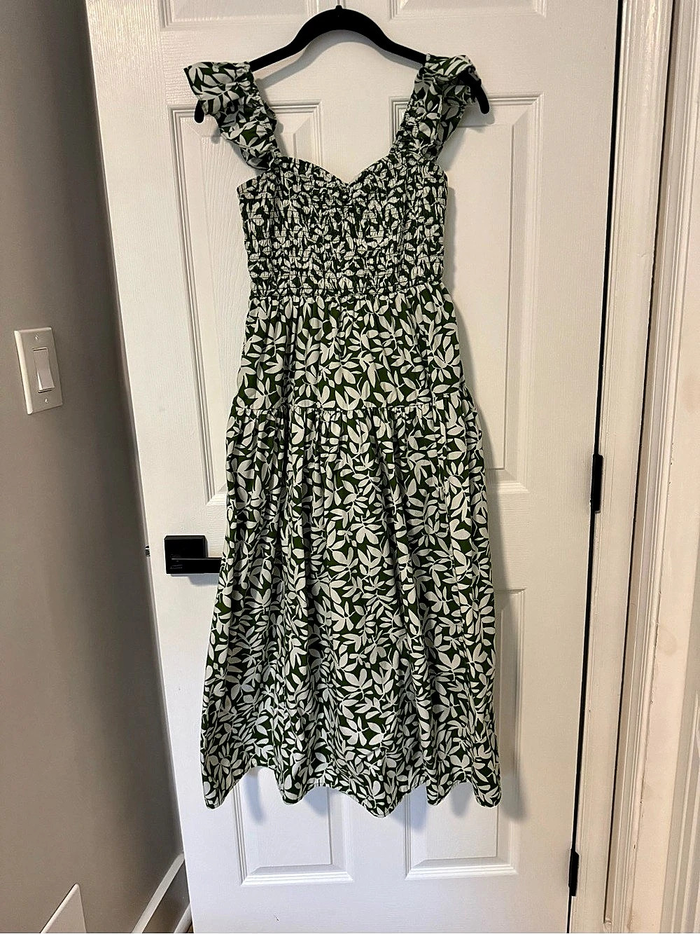 Abercrombie and Fitch Floral Midi Dress in Green & White Like New